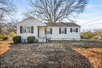 Building Photo - 2019 Driftwood Ave