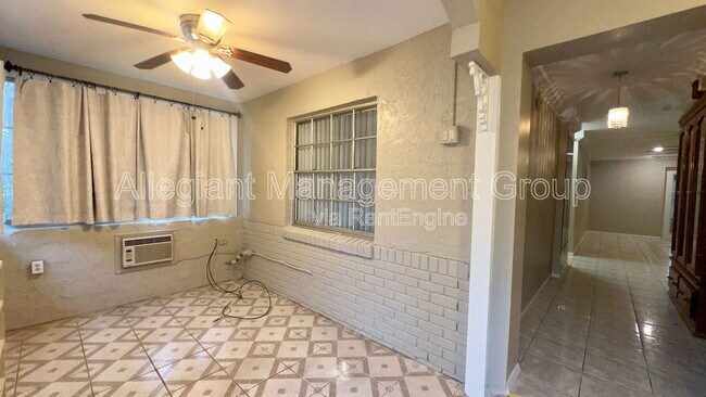 Foto del edificio - 2410 Sable Dr