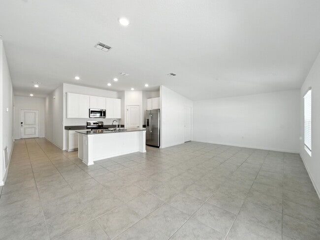 Building Photo - 1158 James Paul Rd