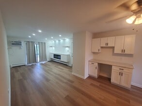 Building Photo - 8310 Woodland Dr