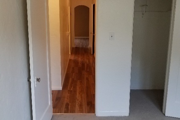 Foto principal - 3325 E 2nd St