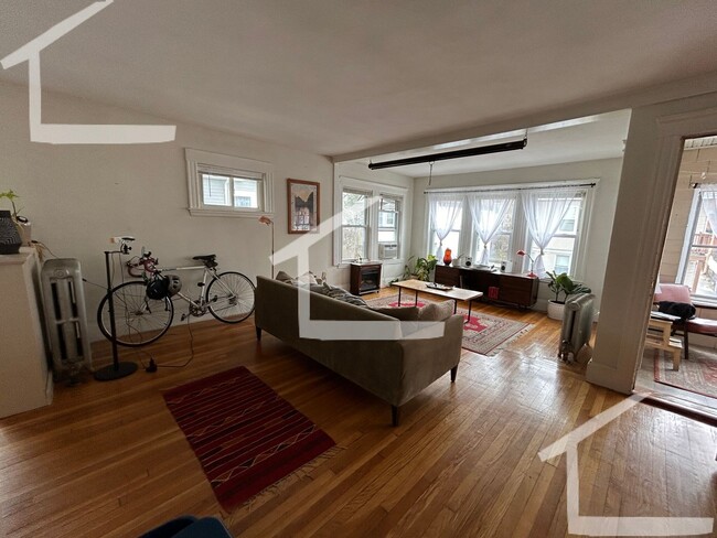 Foto del edificio - Big 2 bed on Allston/Brookline Border for 9/1