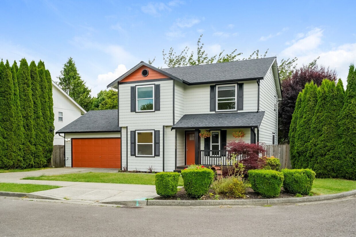 Foto principal - 3 bed 2.5 bath Single Family Home, Monroe ...