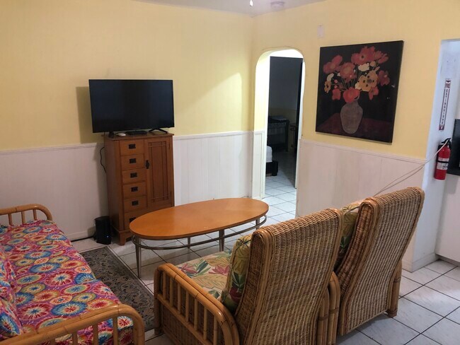 Living Room - 3048 N Ocean Blvd