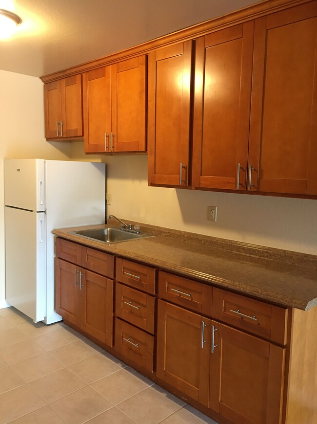 Kitchen - 428 89th St