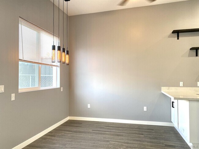 Foto del edificio - 6169 Acorn St