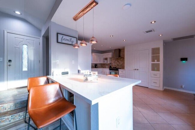 Foto del edificio - 230 White Cedar St