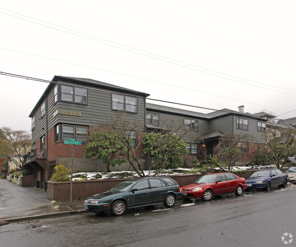 Primary Photo - Dixie Jeanne Condominiums