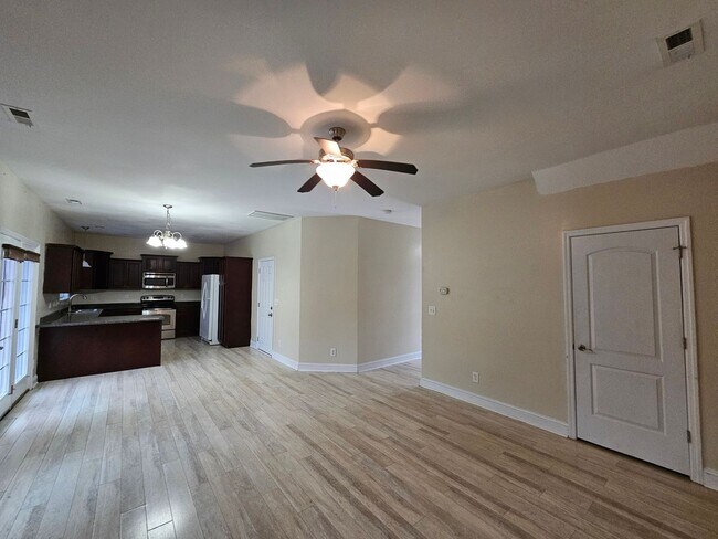 Foto del edificio - Spacious 3 Bedroom Home In Maysville