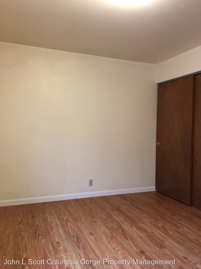 Foto del edificio - 705 Lyle Ave