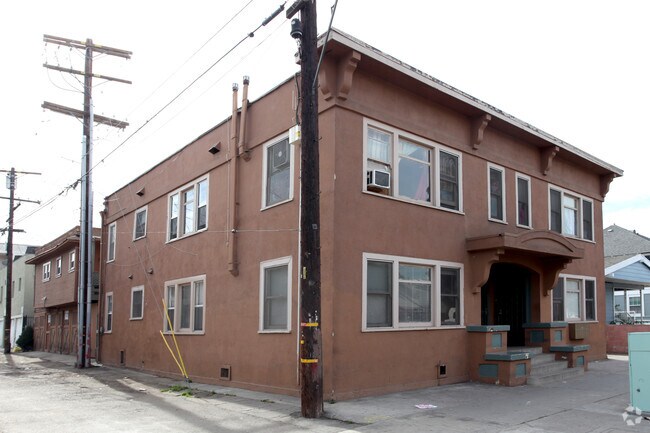 Building Photo - 716-722 East 7th Street
