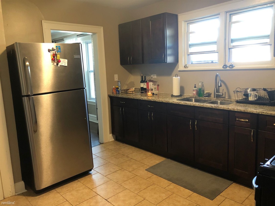 Primary Photo - 2 br, 1 bath House - 453 N Ash St Apt 1
