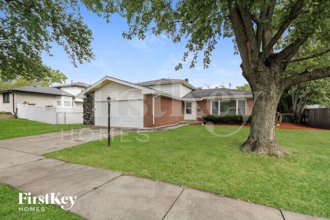 Building Photo - 438 E 191st Pl