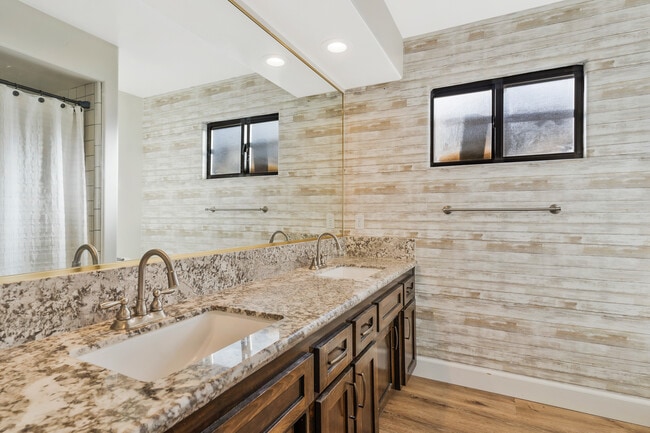 Building Photo - 5106 Glacier Canyon Ct