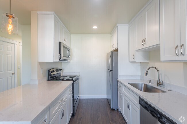2 Bed/1 Bath - 250 S 1st St