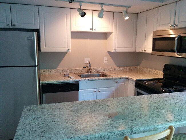 Foto del edificio - 3639 Kenbrooke Ct