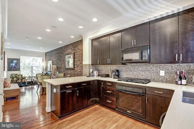 Photo - 5711 45th Ave Townhome