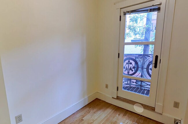 Foto del edificio - 191 Commonwealth Ave