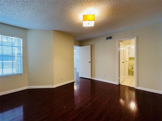 Building Photo - 12660 Ashford Point Dr