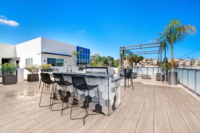 Foto del edificio - 3355 Overland Ave.