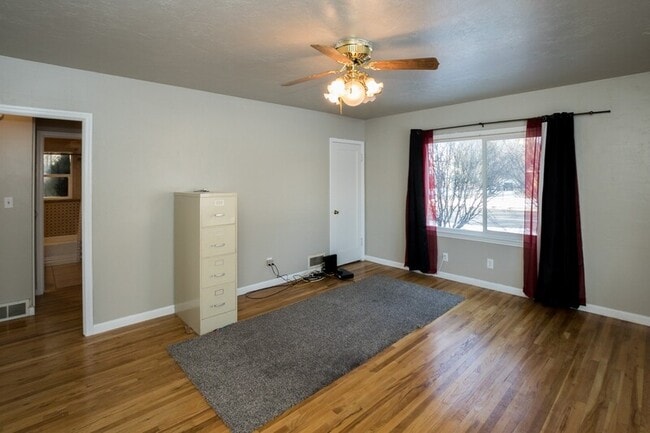 Building Photo - 291 Caveman Blvd