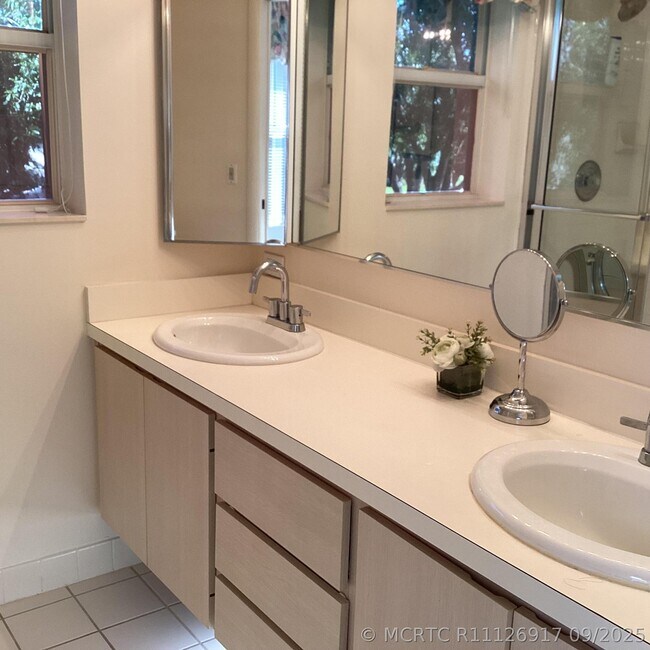Foto del edificio - 2460 SW Danbury Ln