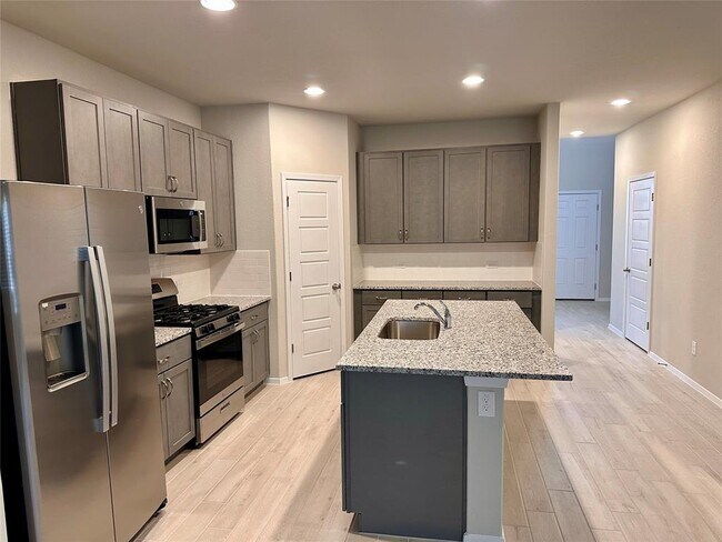 Building Photo - 251 Chesterfield Dr