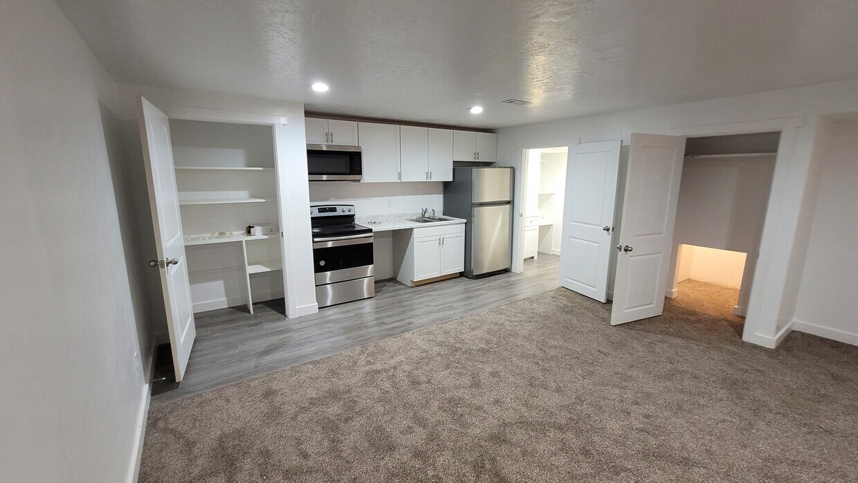 Building Photo - 286 Starboard Dr