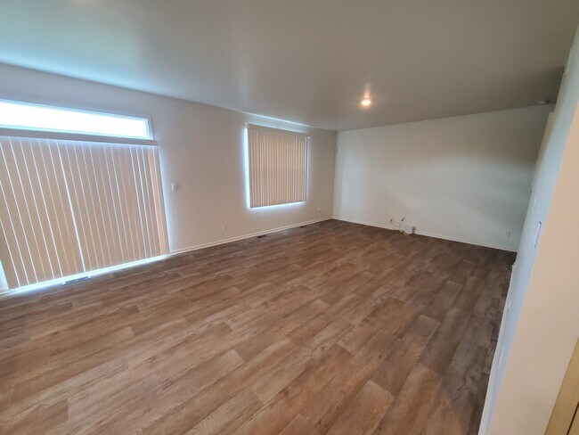 Foto del edificio - 7750 W 105th Pl