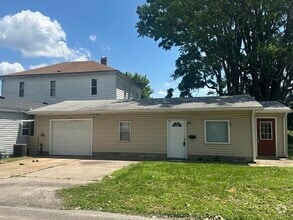 Building Photo - 316 N Pence St