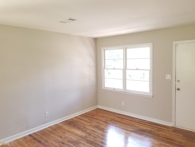 Foto del edificio - 2581 Oak Cir