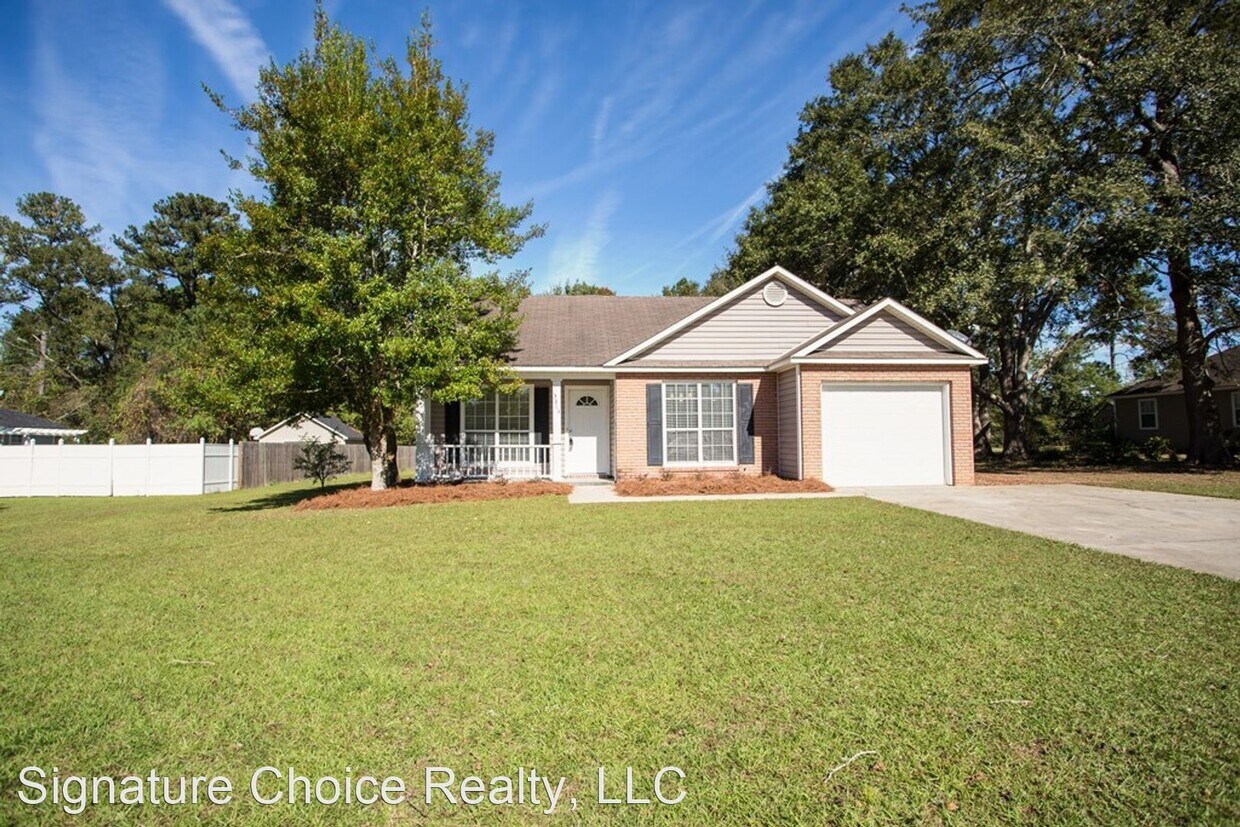 3 br, 2 bath House 3313 Summit Chase Drive House for Rent in