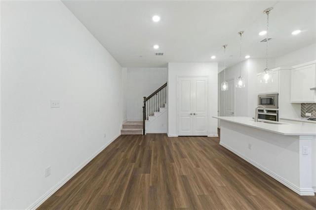 Foto del edificio - 9920 Hennings St