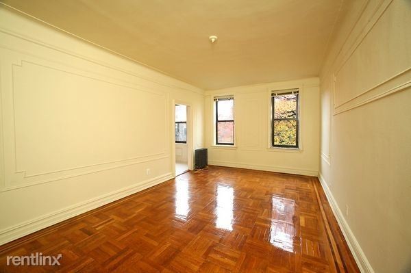 Building Photo - 170 E 4th St