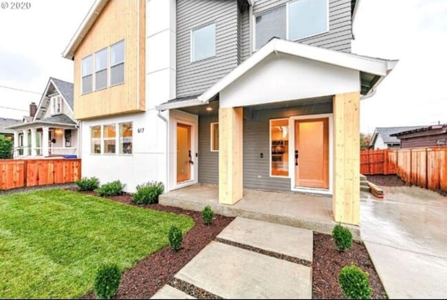 Photo - 617 N Lombard St Townhome