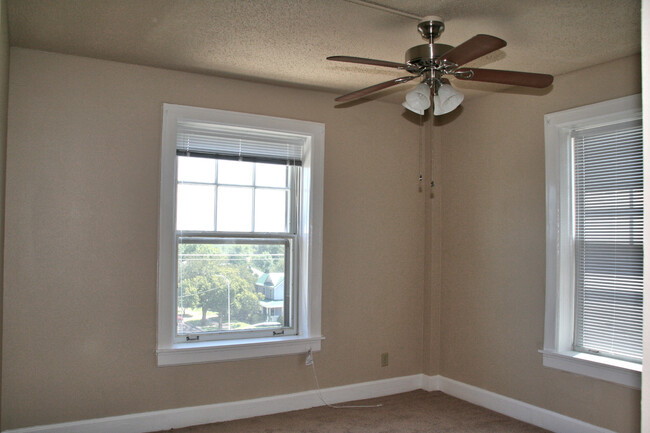 Osage Bedroom - Osage Apartments