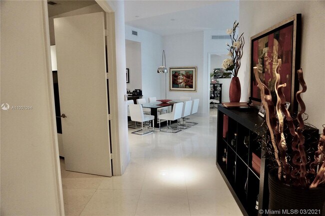 Foto del edificio - 16001 Collins Ave