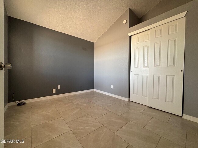 Building Photo - 10930 Delafield Dr