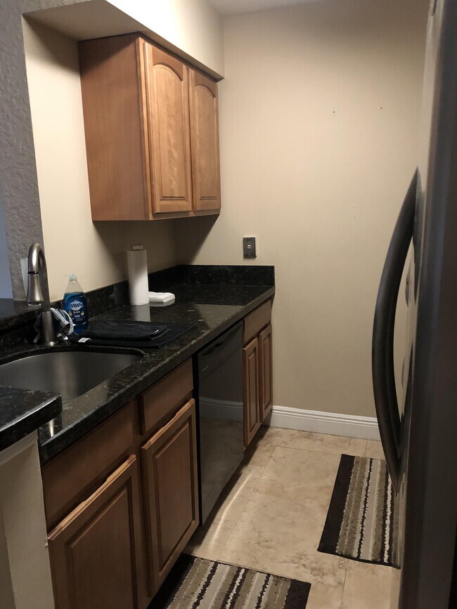 Foto del edificio - 2851 N Oakland Forest Dr