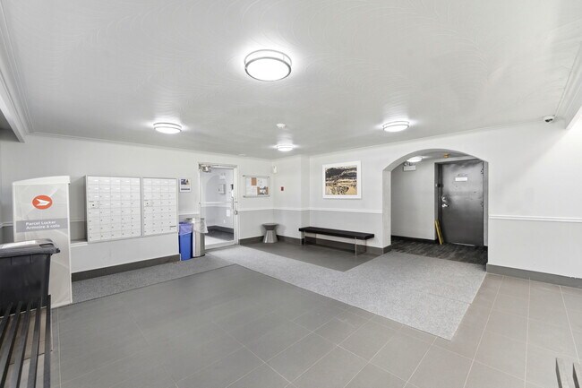 Photo du bâtiment - 85 & 89 Willow Road Apartments