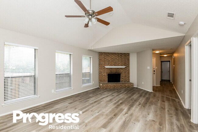 Building Photo - 10310 Lone Pine Ln