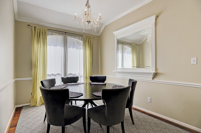 Foto del edificio - 7019 Lawler Ridge