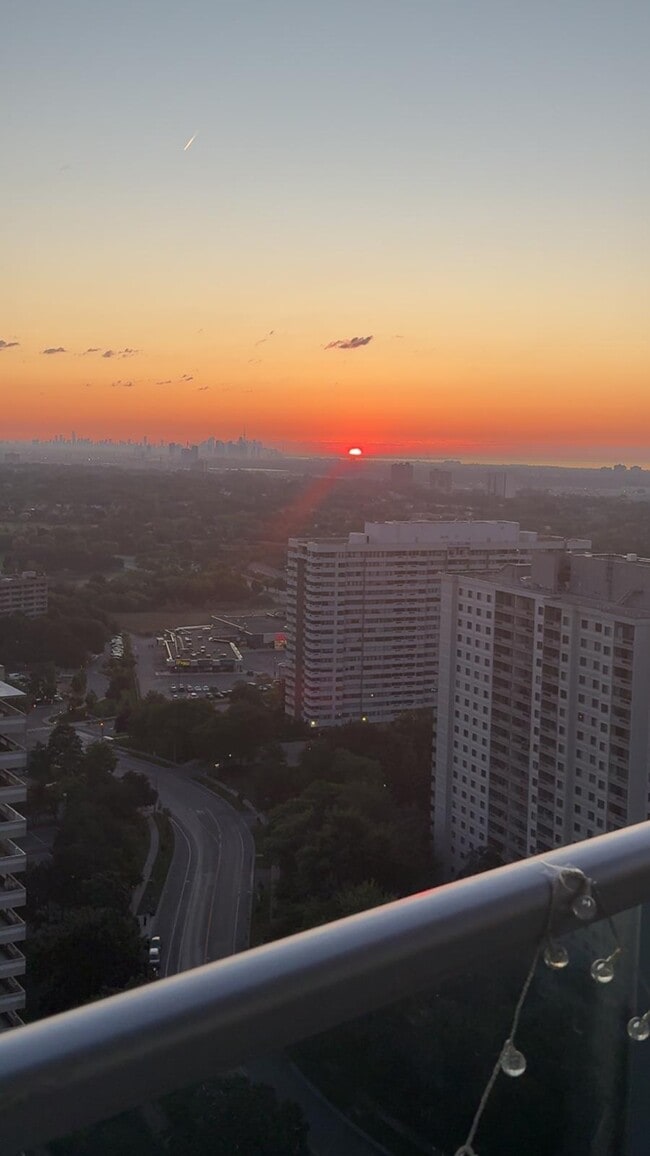 Building Photo - 1 Elm Dr W