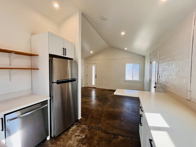 Foto del edificio - Adorable Studio Cabin near Joshua Tree Town Center
