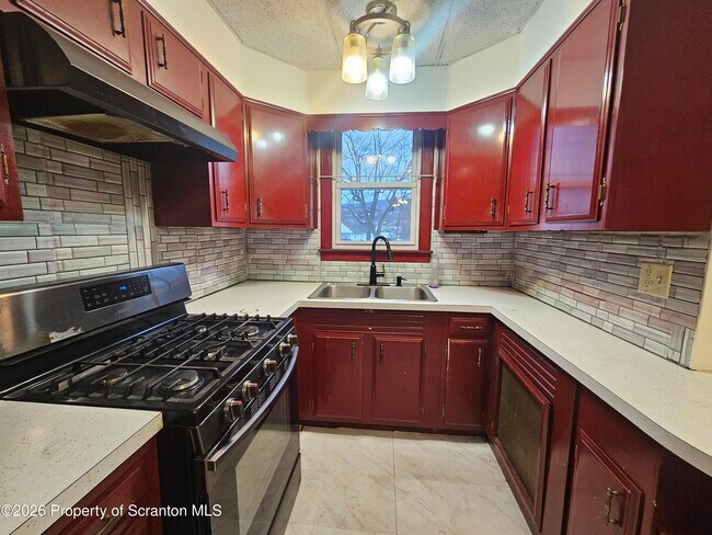 Foto del edificio - 423 E Lackawanna Ave