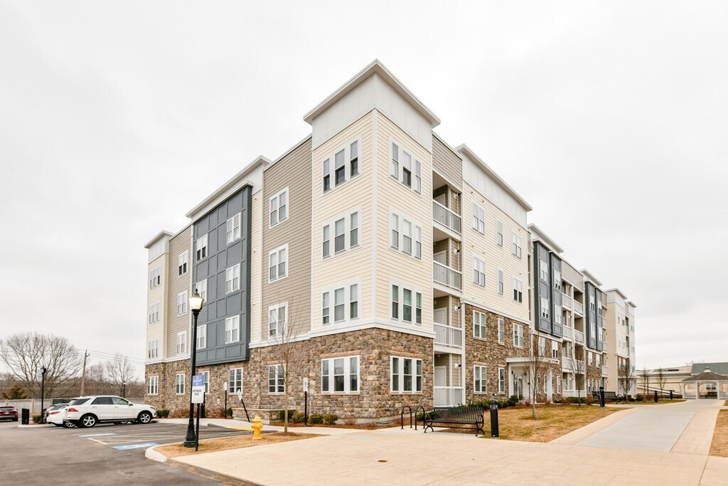 130 University Ave Unit 1112, Westwood, MA 02090 Condo for Rent in