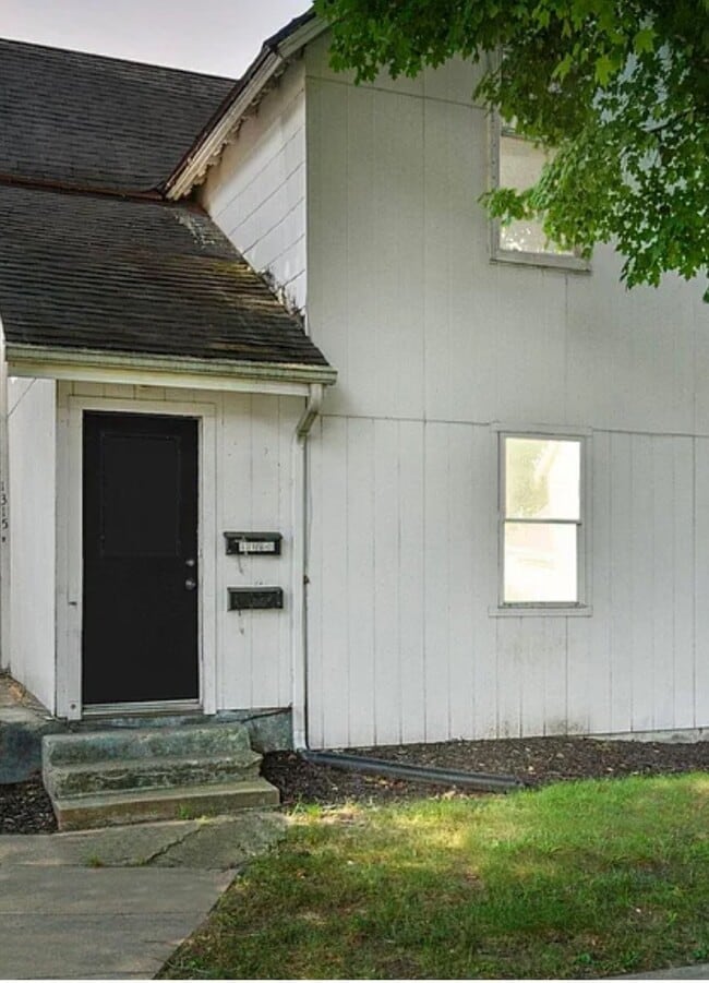 Building Photo - 1315 Huestis Ave