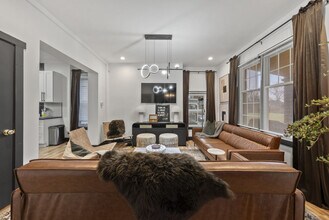 Building Photo - 286 Taylor Ave