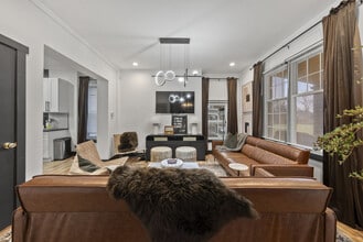 Building Photo - 286 Taylor Ave