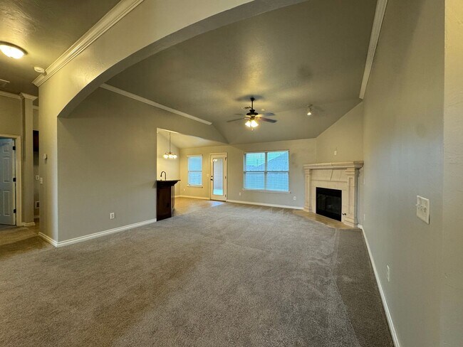 Foto del edificio - Charming 3 + Bedroom Home in The Grove + D...
